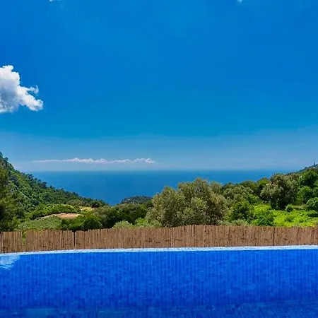 Villa Sleeps 2 With Heated Pool Awz 273 *
